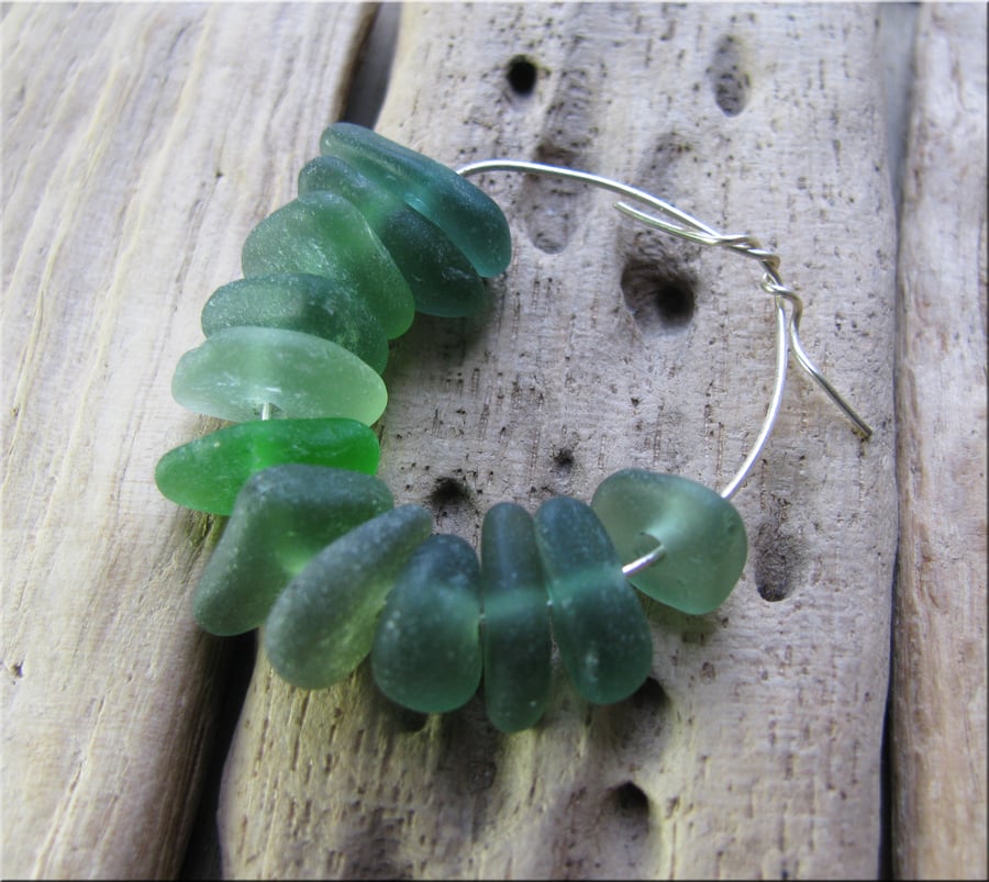12 Natural sea glass beads, middle drilled, chunkies, supplies (26)