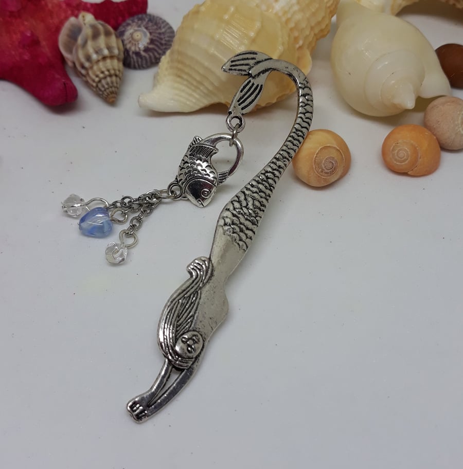 SM20 Small mermaid bookmark with fish and heart.