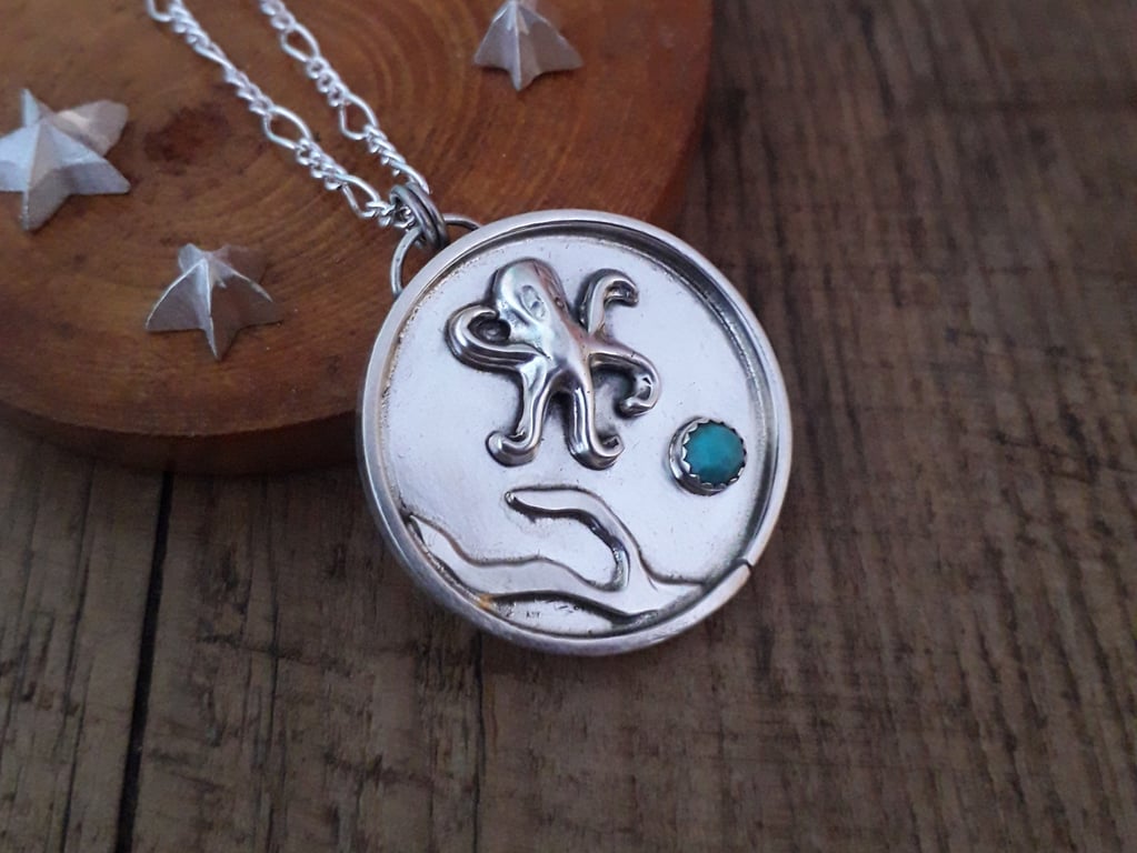 Octopus underwater scenery, turquoise, wildlife