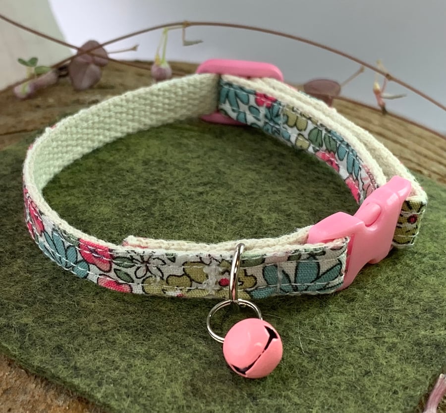 The Prettiest Cat Collar