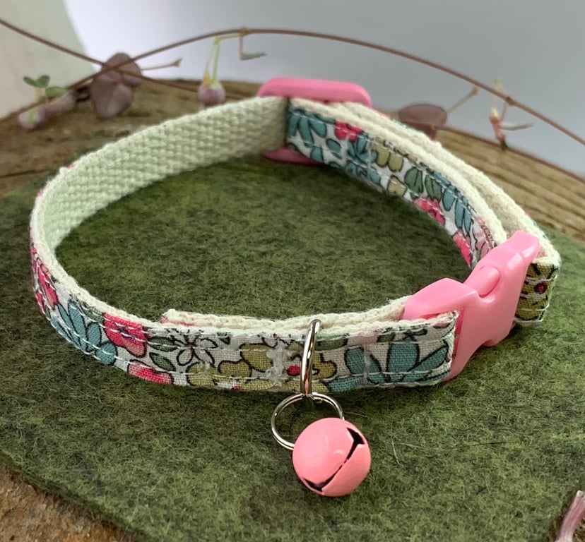 The Prettiest Cat Collar