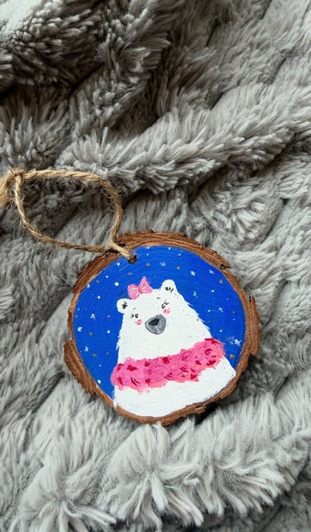 Hand-painted cute polar bear illustration on wooden disc