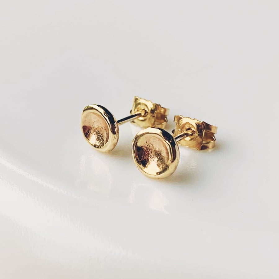 Recycled gold concave stud earrings
