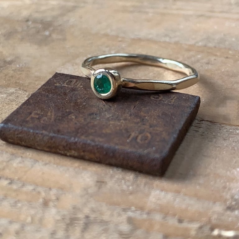SOILID GOLD EMERALD SOLITAIRE 9 Carat Gold Emerald Textured Ring