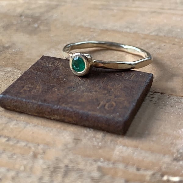 Solid 9 Carat Gold Emerald Textured Ring