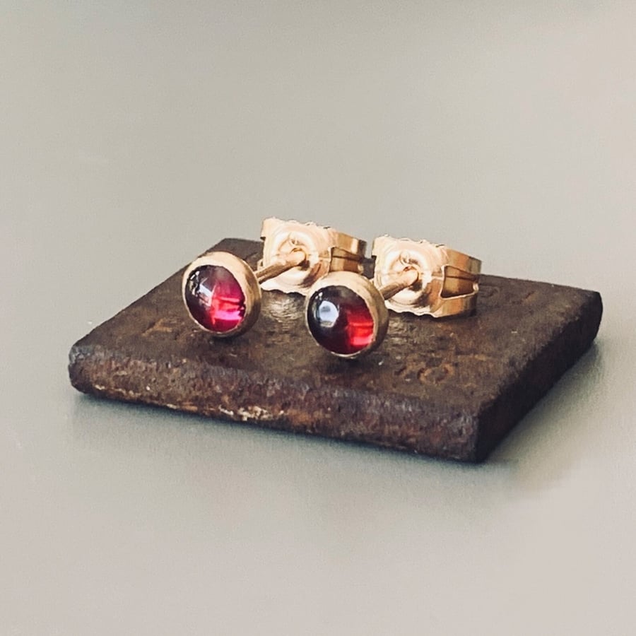 Recycled Solid 9 carat Gold Garnet Stud Earrings