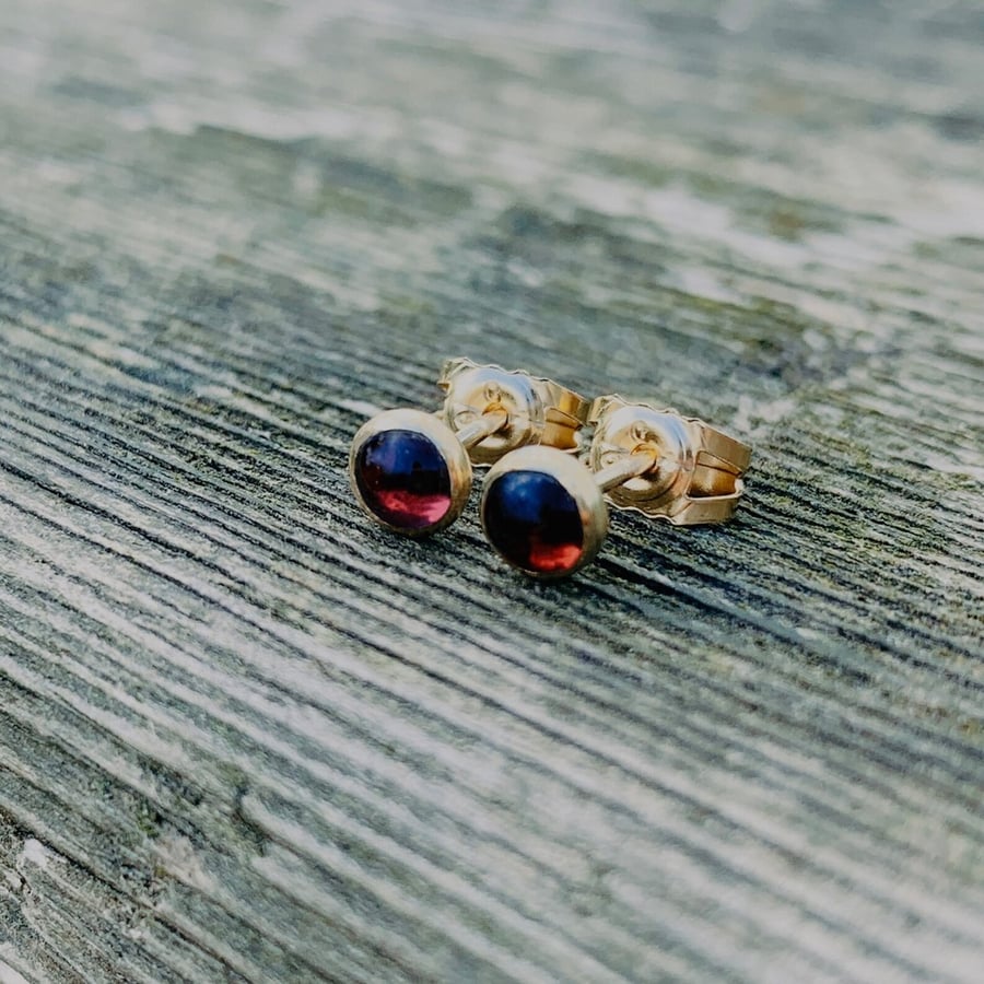 Recycled Solid 9 carat Gold Garnet Stud Earrings