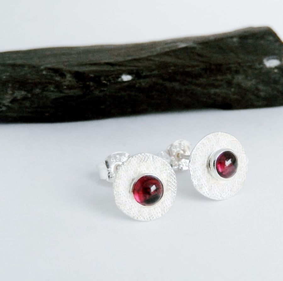 Sterling Silver Garnet Textured STUD Earrings, Handmade Urban Jewellery