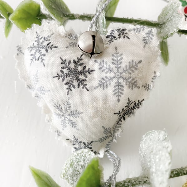 Mini Lavender Heart in Festive Scandi Snowflake Design