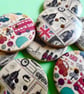 8 x Round London Wood Patterned Buttons  2 holes - Image 1