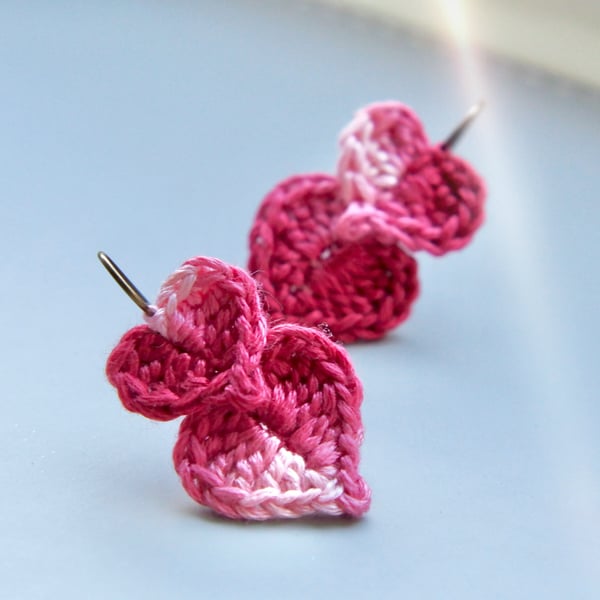 Double hearts microcrochet earrings 