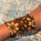 Wide bracelet in a retro vibe fabric