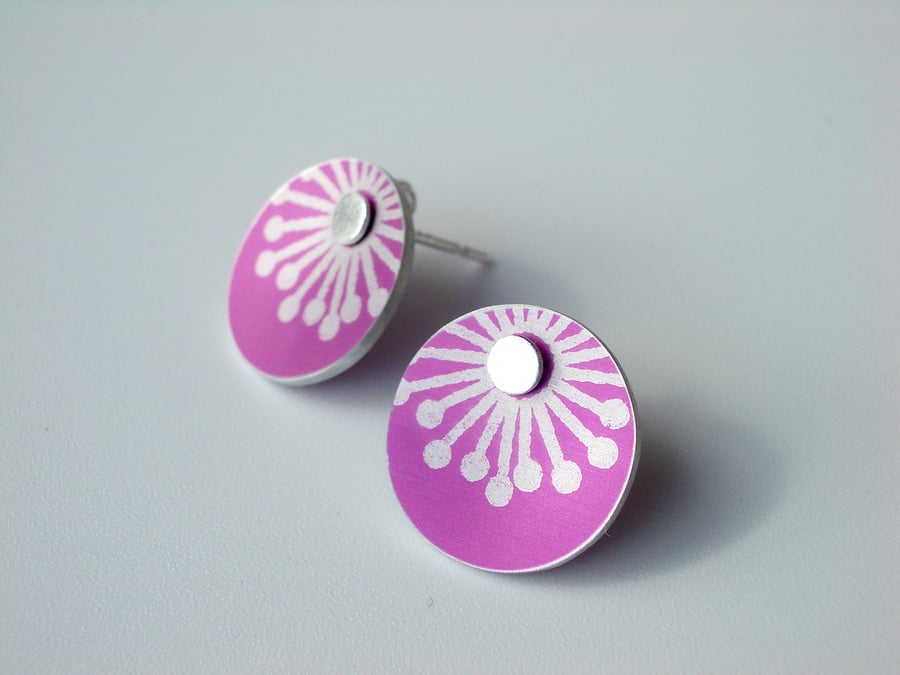 Starburst stud earrings in bright pink