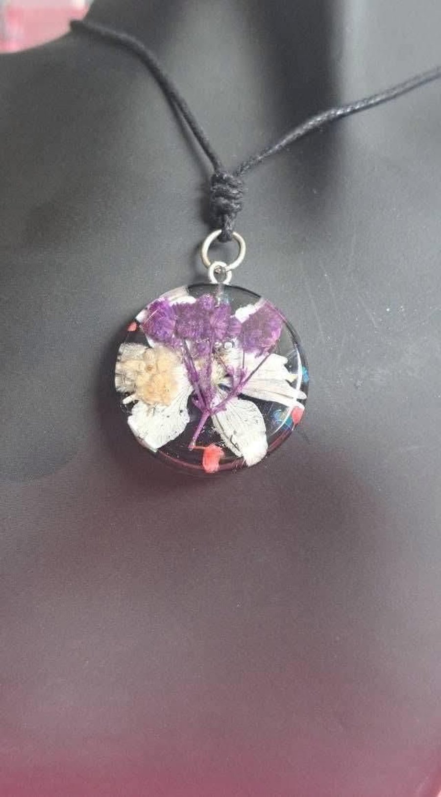 Real pressed flower resin necklace