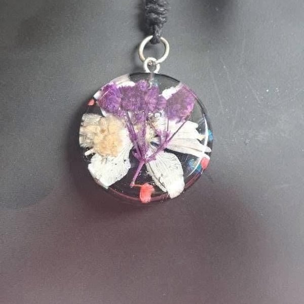 Real pressed flower resin necklace