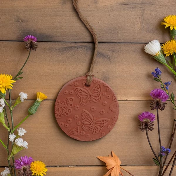 Butterflies Round Terracotta Hanging Aromatherapy Diffuser