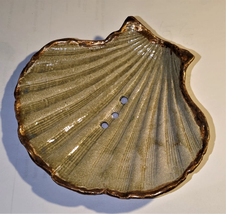 Beautiful ceramic shell shaped soap dishes