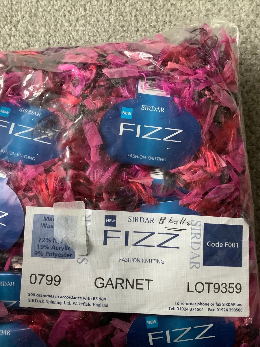 Destash Bundle of 8 Balls of Sirdar Fizz