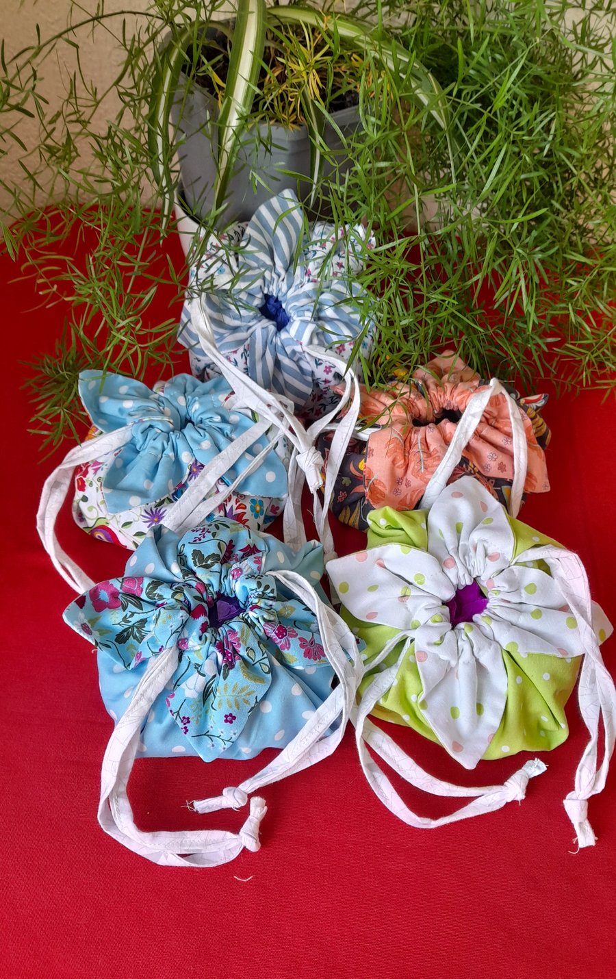 Drawstring, Fabric, Dolly Bag, Jewelry, Gifts Or Makeup.