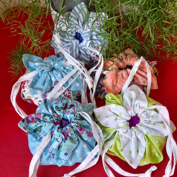 Drawstring, Fabric, Dolly Bag, Jewelry, Gifts Or Makeup.