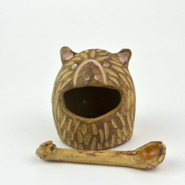 Brown bear salt pot with bee spoon