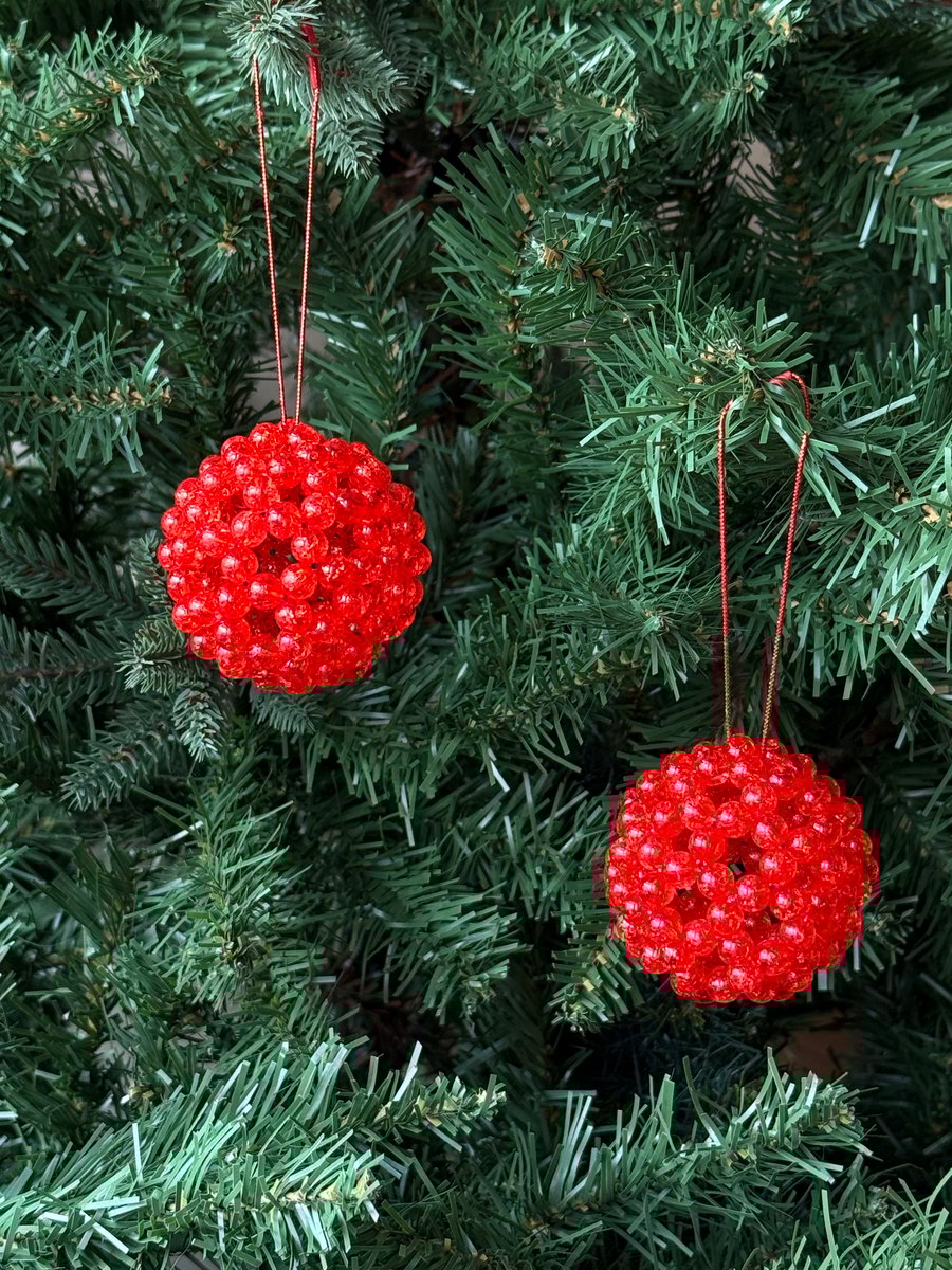 Handwoven Red Beaded Bauble – Festive Christmas Tree Decoration