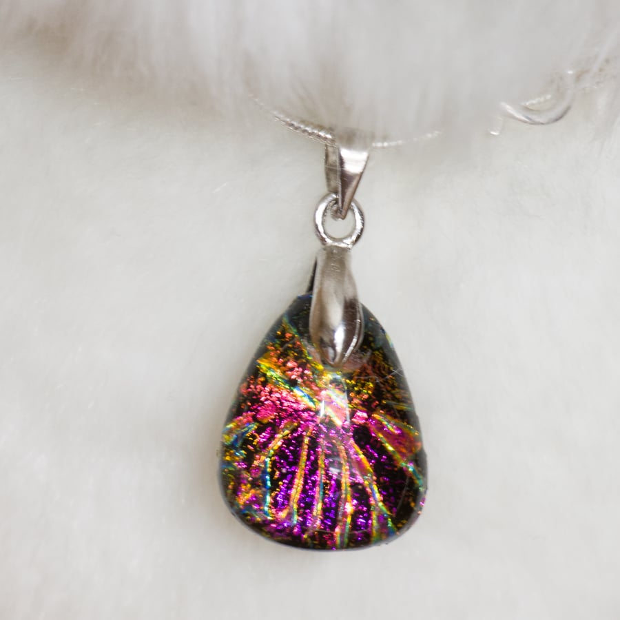  Small Red and Gold Dichroic Glass Pendant with 'Fireworks' - 1230