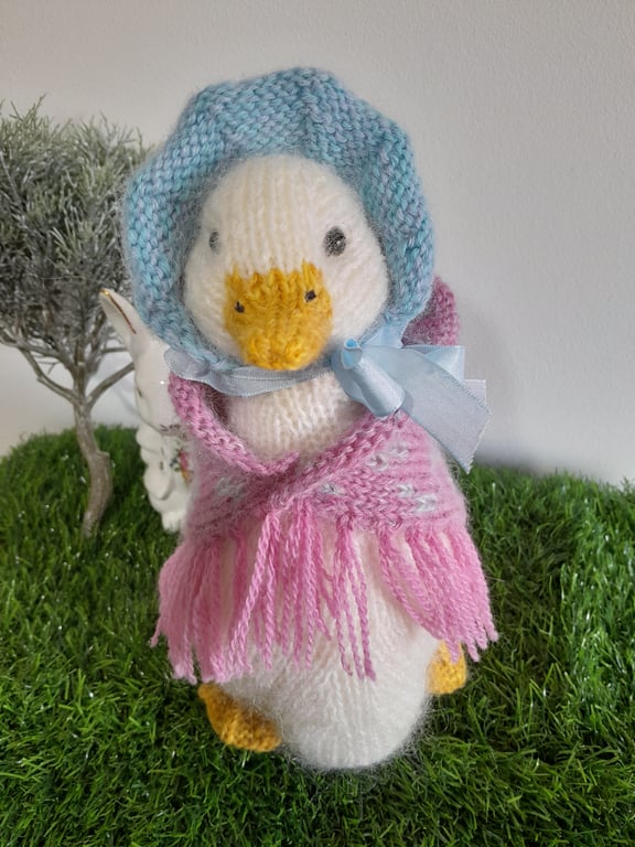 Jemima Puddle-duck, Dotpebblesknits Design, Knitted White Duck