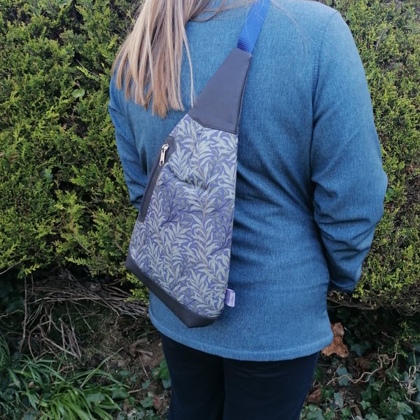 William Morris 'Willow Bough' Sling Bag Crossbody Bag Backpack