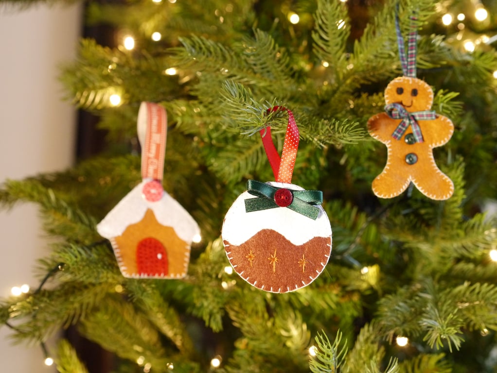 Festive felt decoration trio,  Pudding, Gingerbread person, Gingerbread house