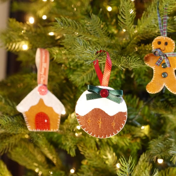 Festive felt decoration trio,  Pudding, Gingerbread person, Gingerbread house