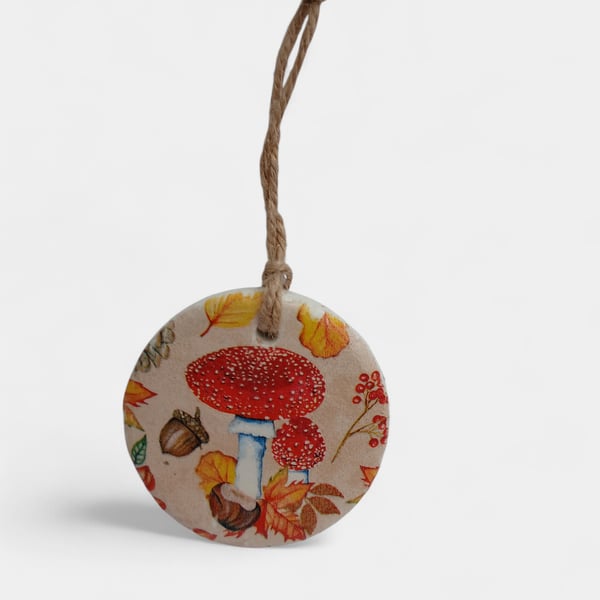 Autumn Toadstools Round Clay Hanging Aromatherapy Diffuser