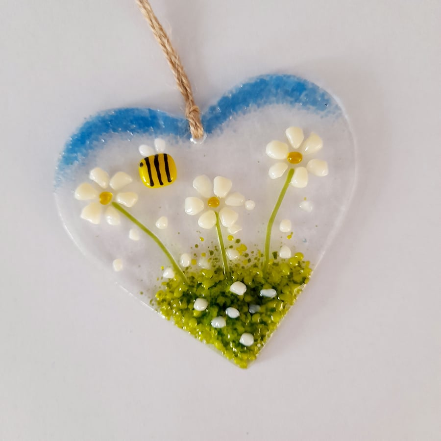 Fused Glass Hanging Heart With French Vanilla Daisies And A Bee 