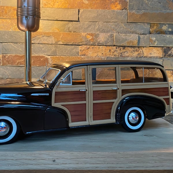 Up cycled Maisto 1:20 Chevy Woody desk lamp