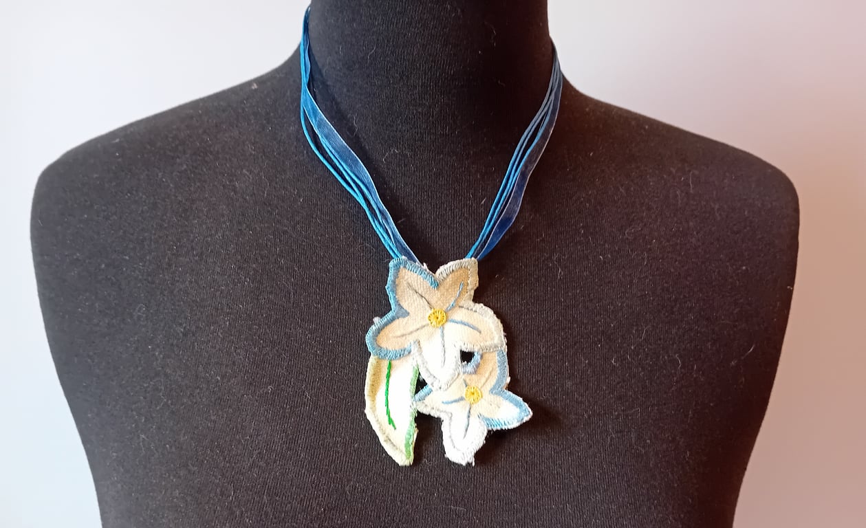 Embroidered Flower Necklace - Two Flowers