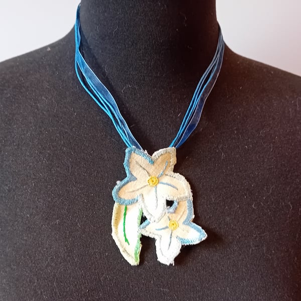 Embroidered Flower Necklace - Two Flowers