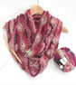 Knitting pattern for feminine flowery infinity scarf - Image 1