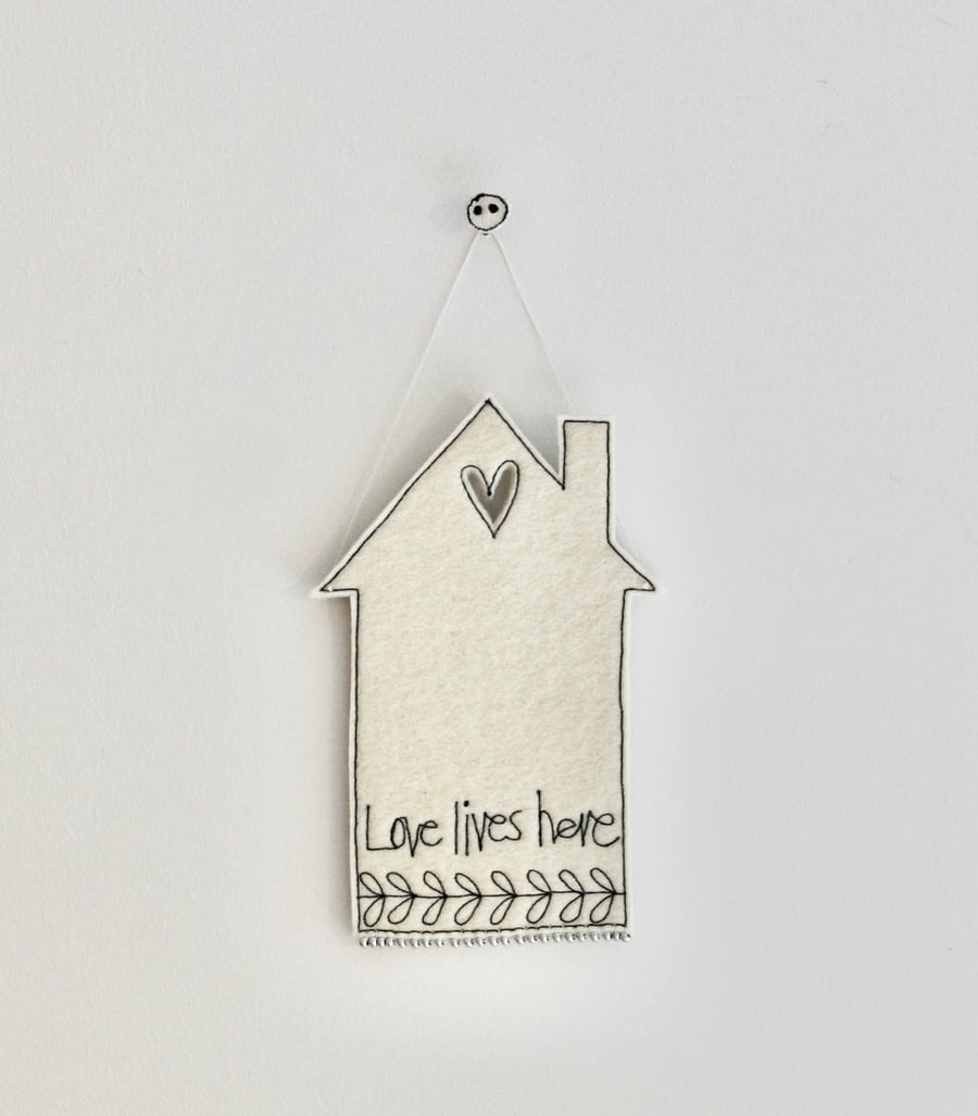 'Love Lives Here' - Hanging Decoration