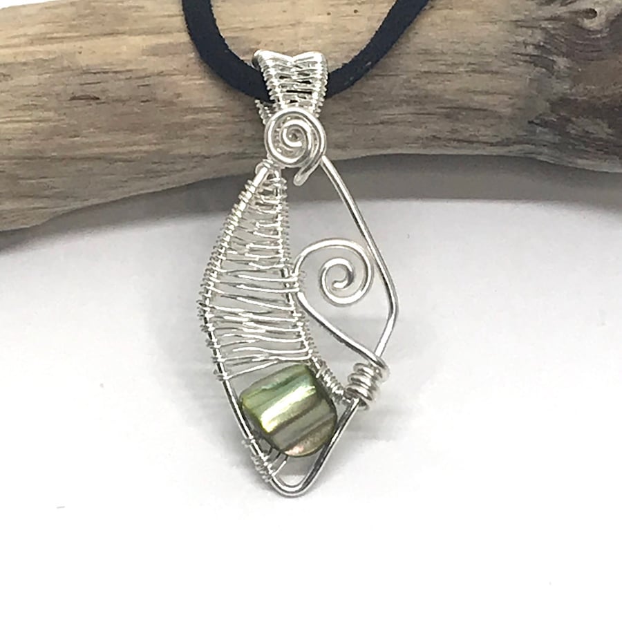 Silver Wire Weave Pendant With Green Shell Bead