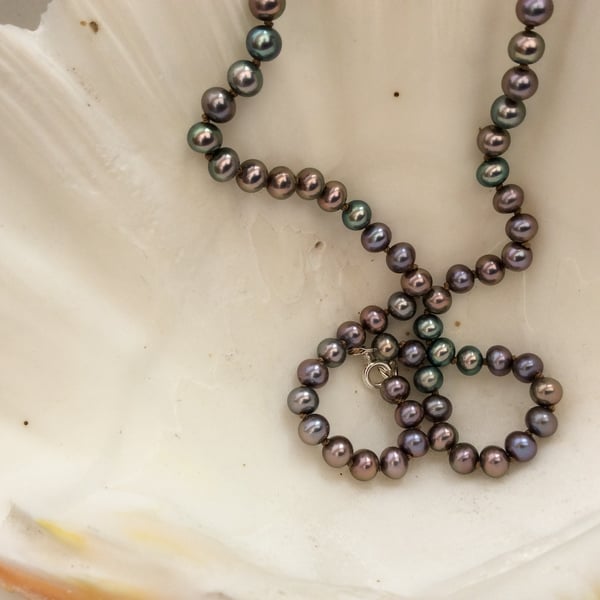 Peacock Pearl Choker, Hand Knotted necklace