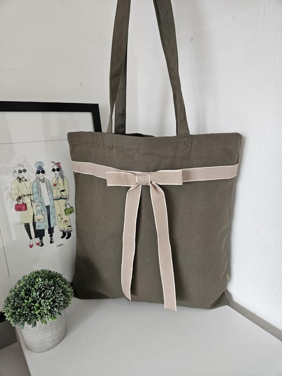 Organic Cotton Tote Bag: Olive Green Hopsack Bow, Magnetic Closure