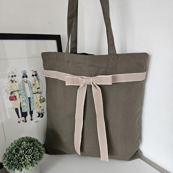 Organic Cotton Tote Bag: Olive Green Hopsack Bow, Magnetic Closure