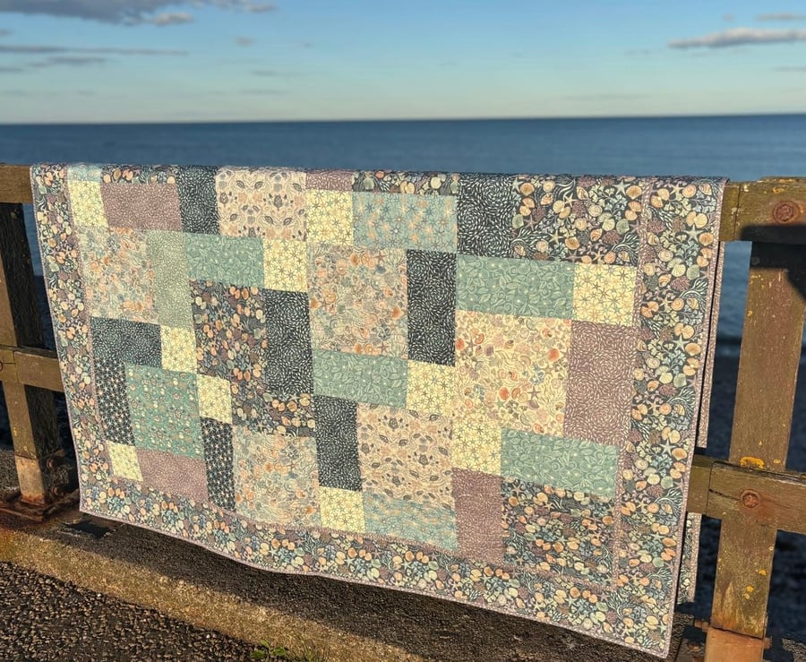 Ocean Pearls Double Bed Quilt