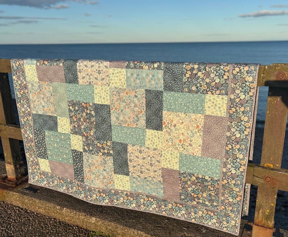 Ocean Pearls Double Bed Quilt