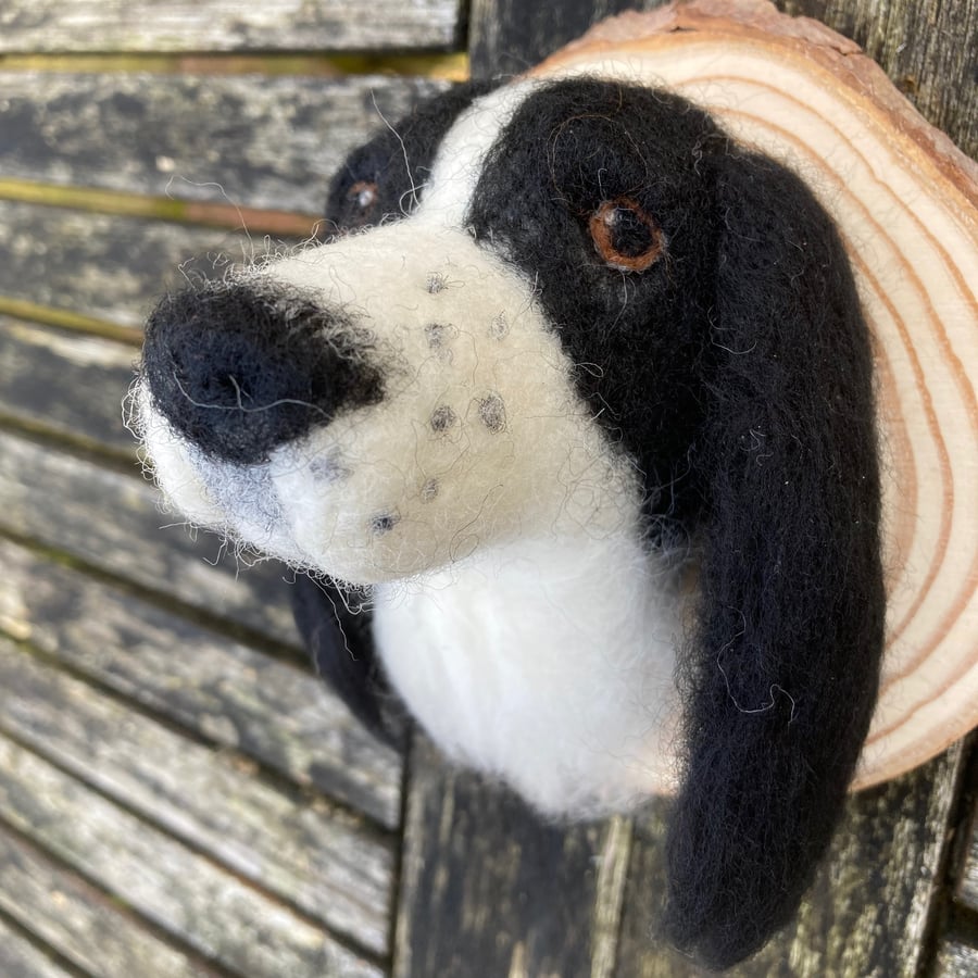 Wall mounted 3d needle felted springer spaniel head