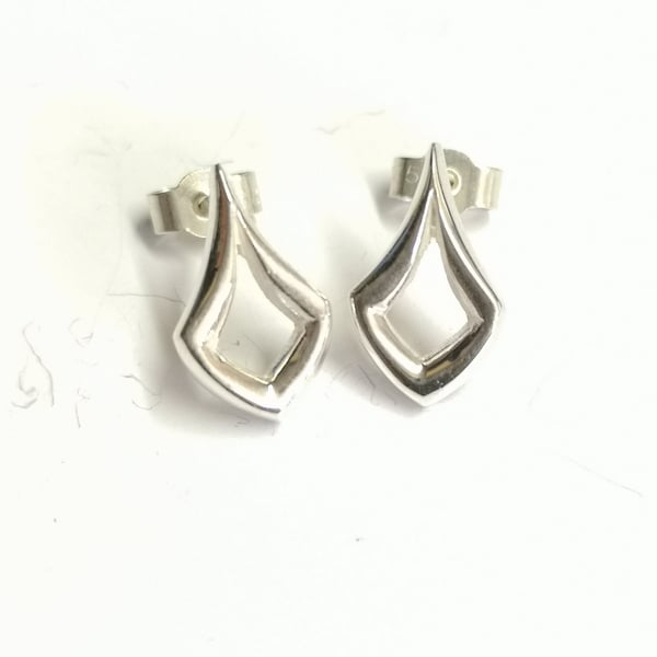 Droplet earstuds in Silver