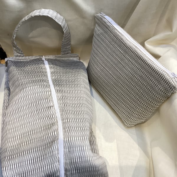 Travel set, silver grey, shoe or hairdryer bag and toiletry bag