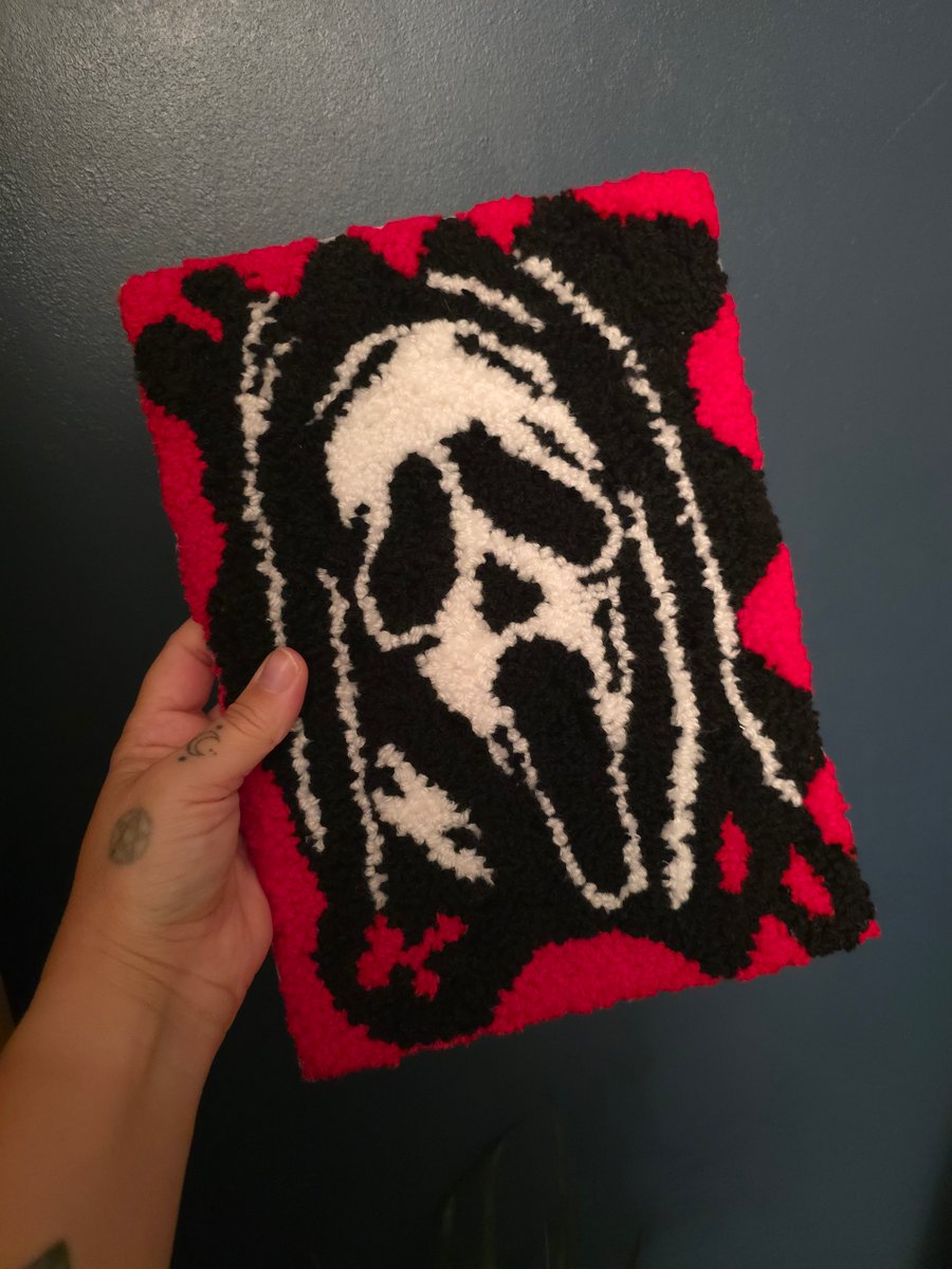 XXL handmade Punch Needle Horror Deskrug inspired by Ghostface 