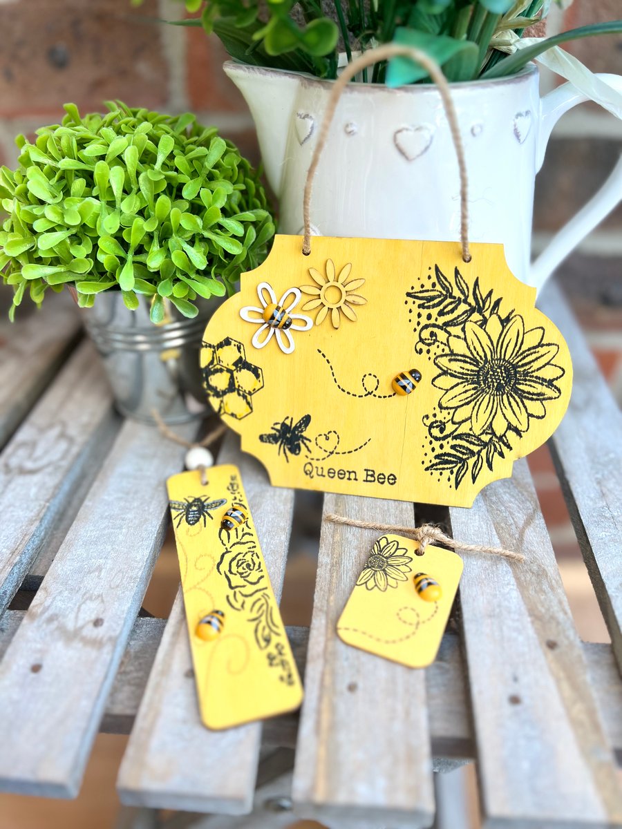 ‘Queen Bee’ Wooden Decorations x 3