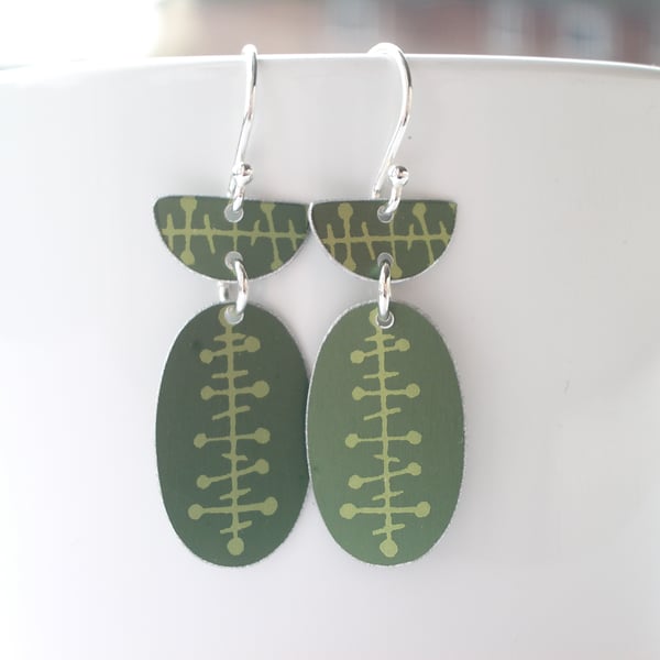 Green oval earrings with mid century pattern 